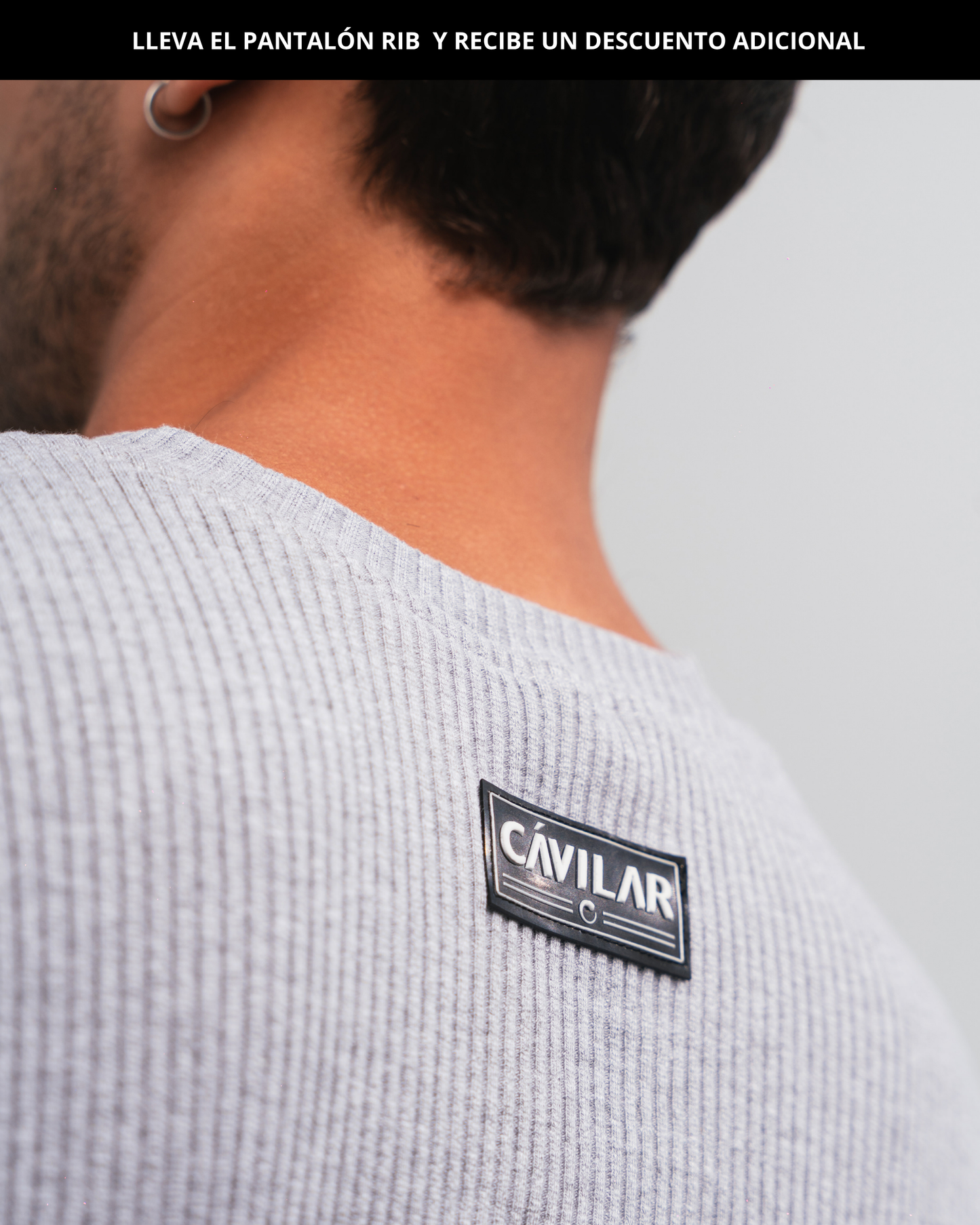 Buzo rib para hombre CÁVILAR - color gris, detalle marquilla