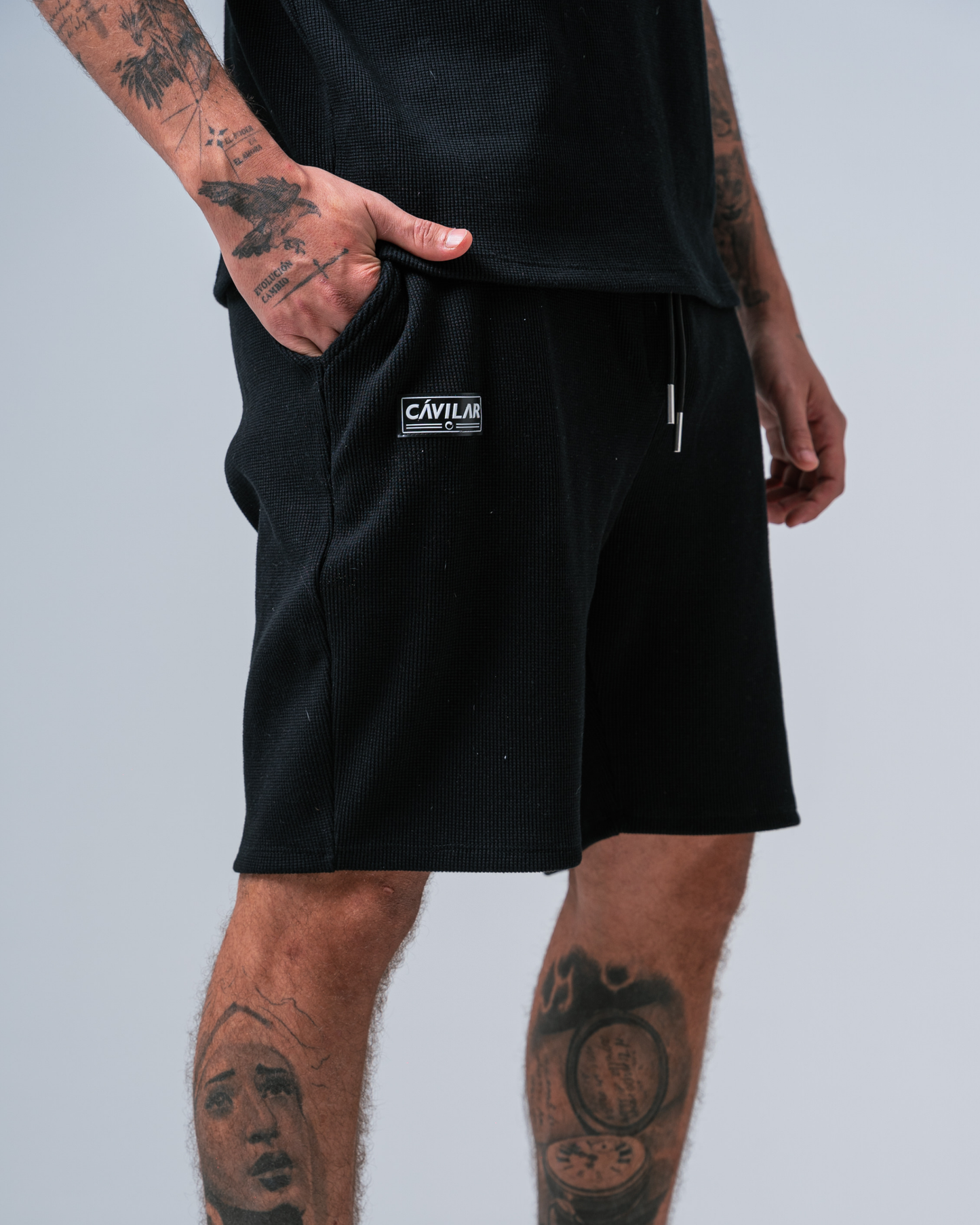 Short textura tipo galleta para hombre CÁVILAR - color negro, vista frontal