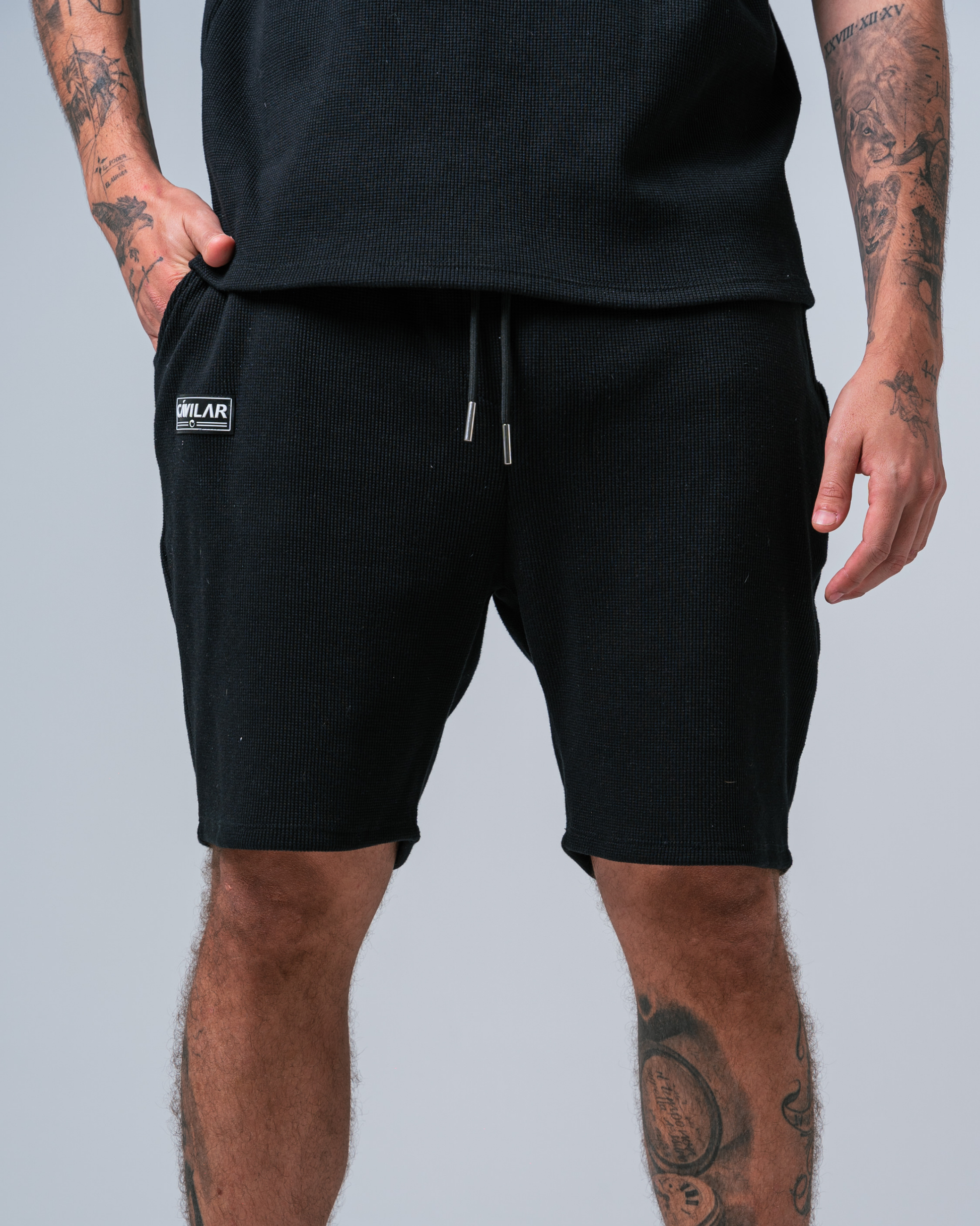 Short textura tipo galleta para hombre CÁVILAR - color negro, vista lateral